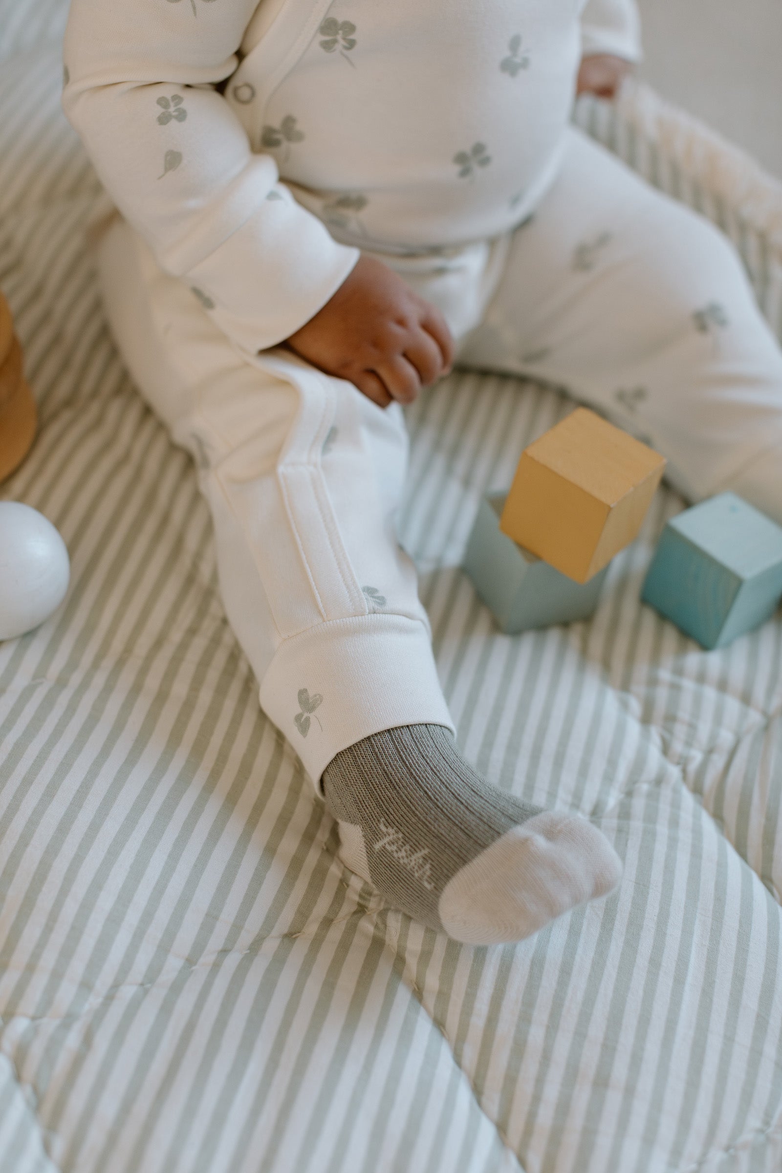 crew socks with grips 3 pack sage