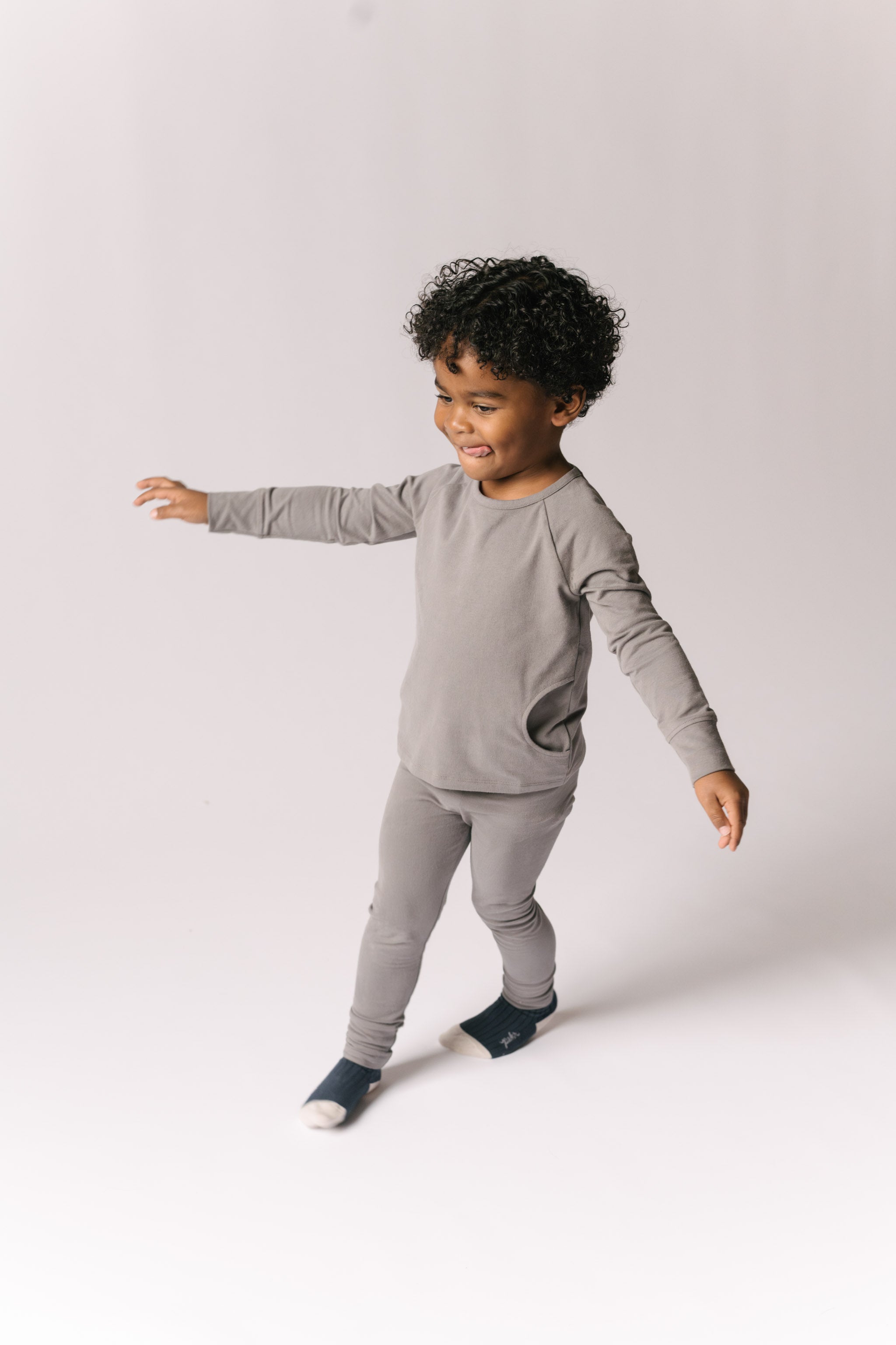 essentials legging charcoal