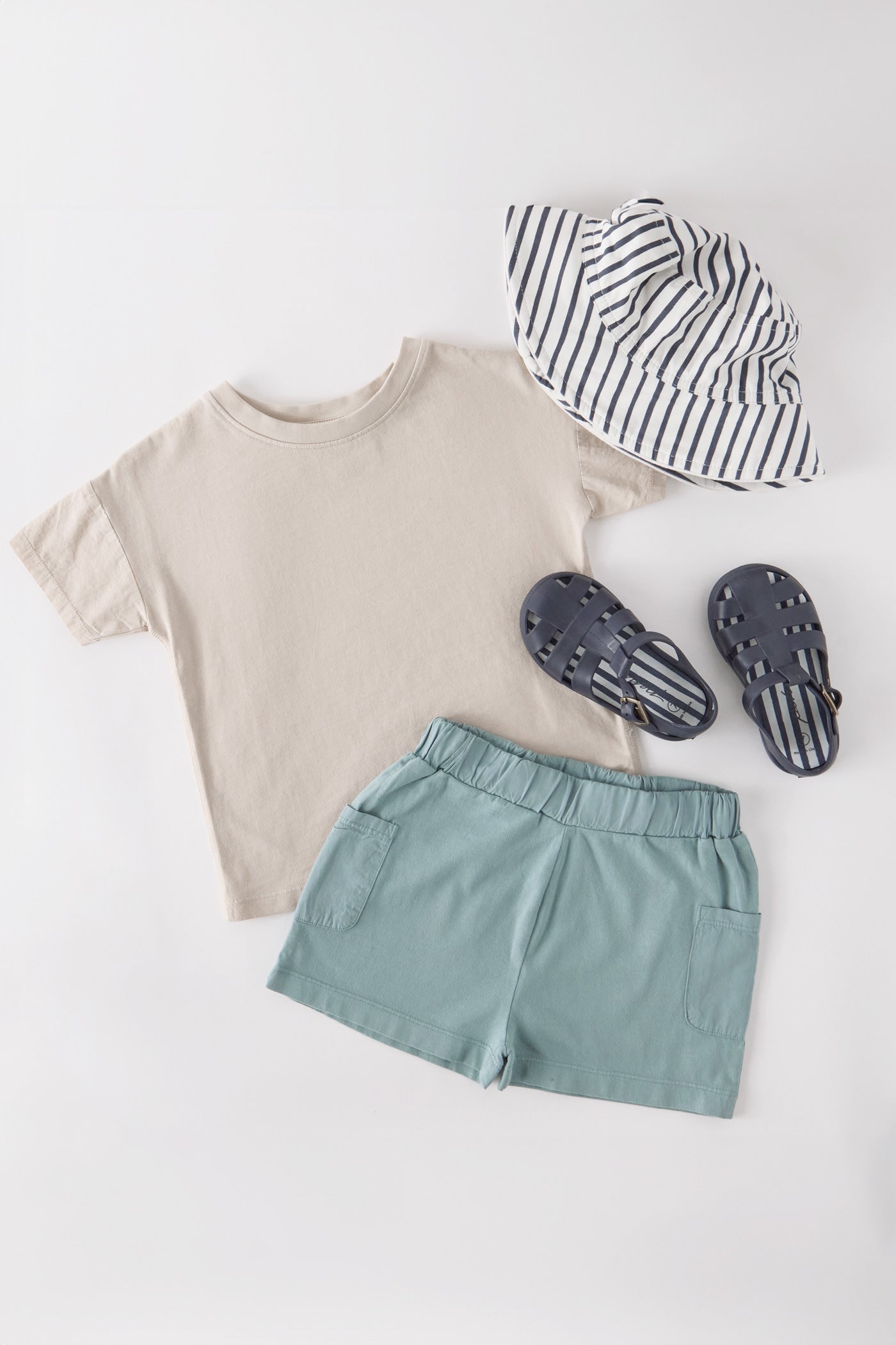 garment dye short deep sea
