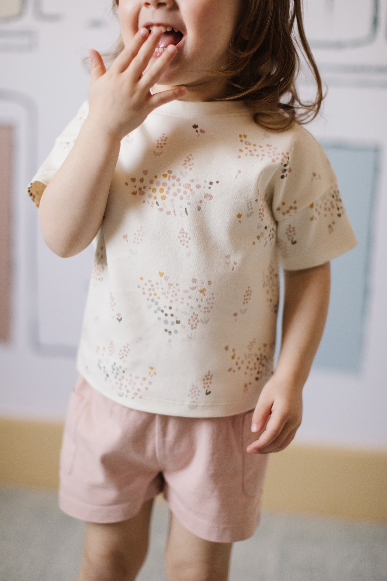 dropped shoulder short sleeve t shirt flower patch