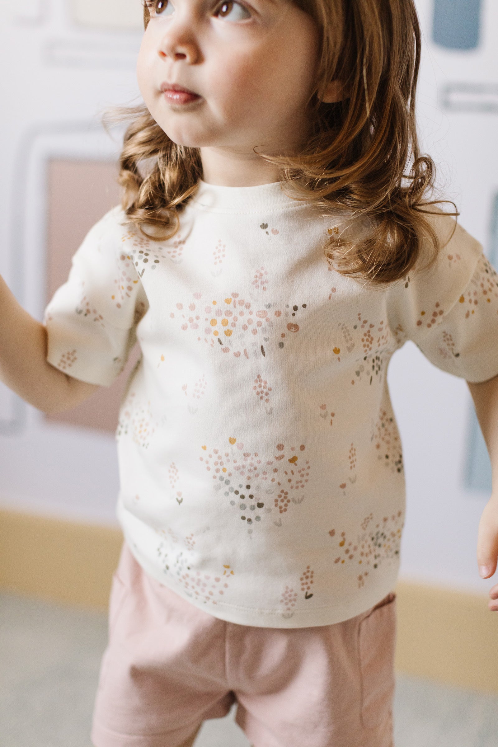 dropped shoulder short sleeve t shirt flower patch