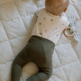essentials legging olive