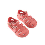 fisherman sandal tomato in reds pattern