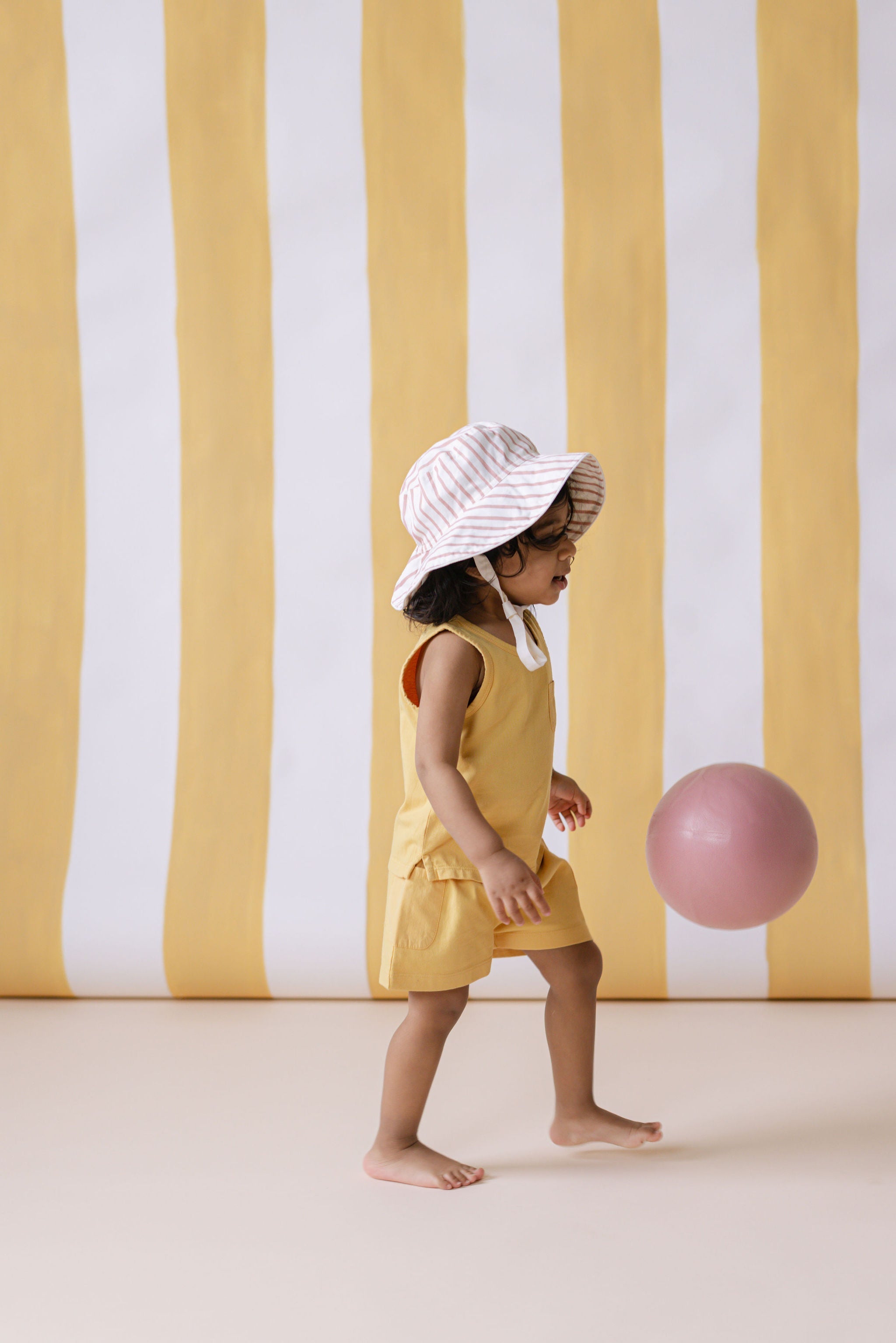 bucket hat stripes away peony