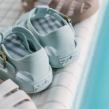 fisherman sandal sea