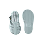 fisherman sandal sea