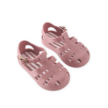 fisherman sandal tulip in pinks pattern